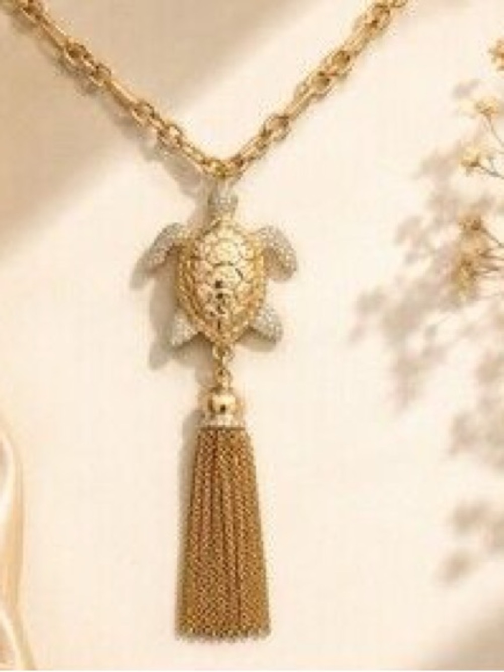 NWT Lilly Pulitzer Snappy Tassel
Necklace